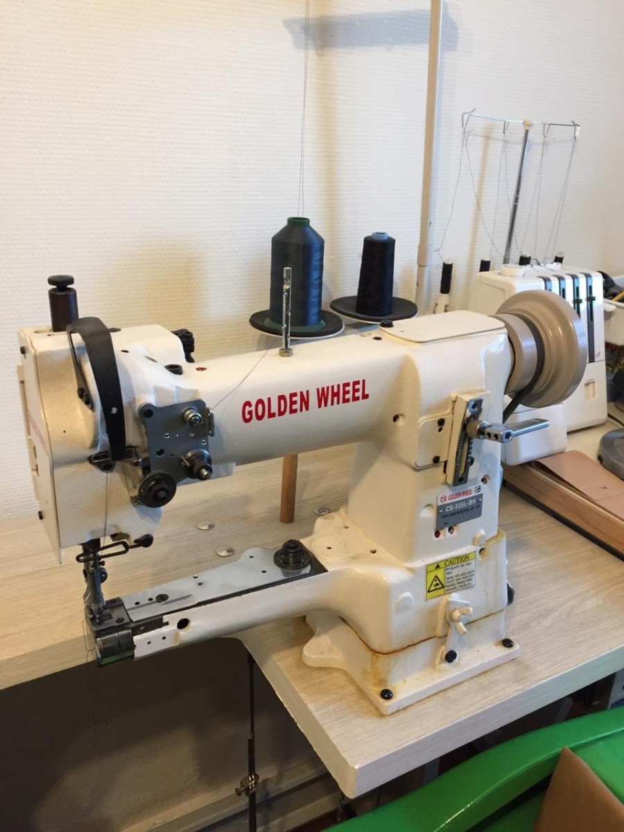 Машина окантовочная (рукав) Golden Wheel CS-335