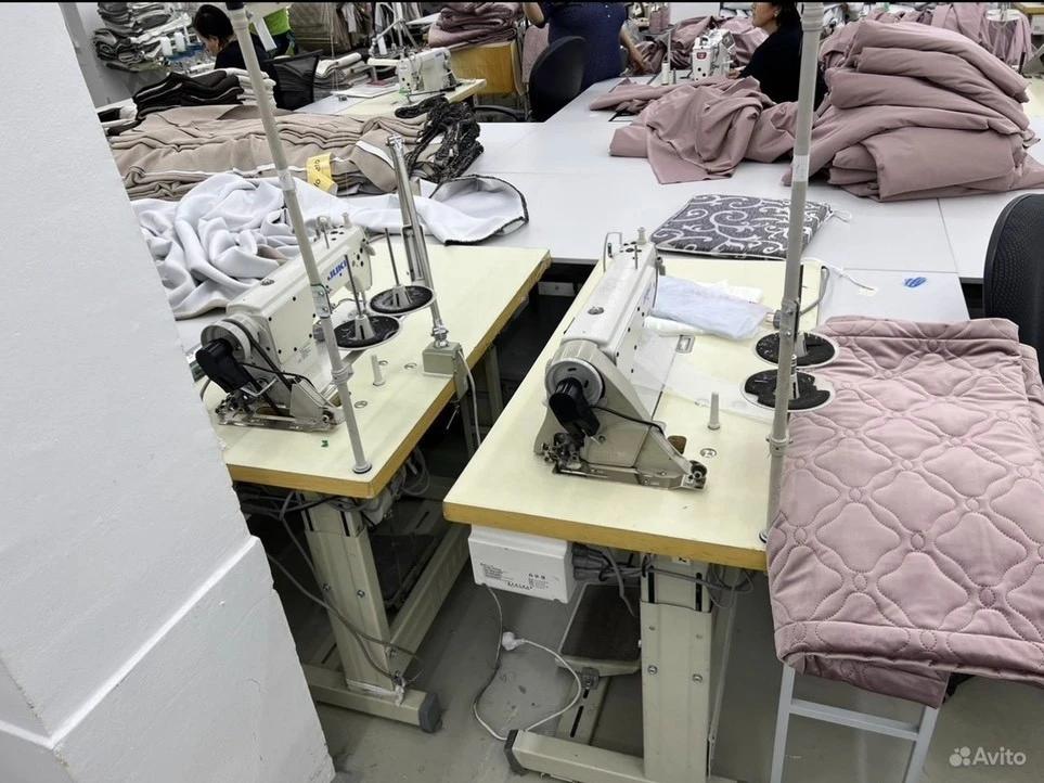 Продам 2 швейные машинки juki ddl 8700 вместе со столом