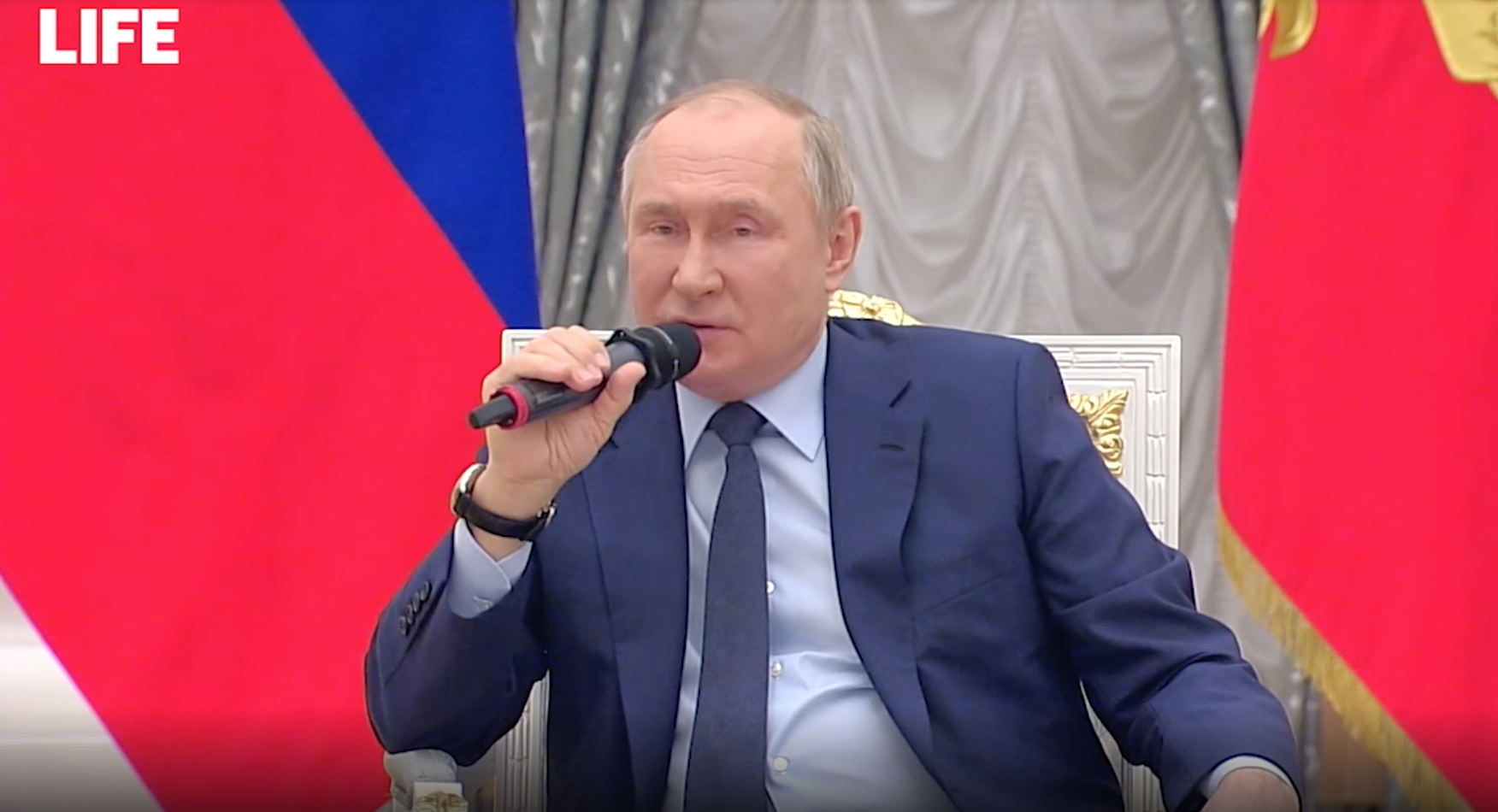 Владимир Путин рассчитывает на то, что после ухода зарубежных брендов нишу займут отечественные компании