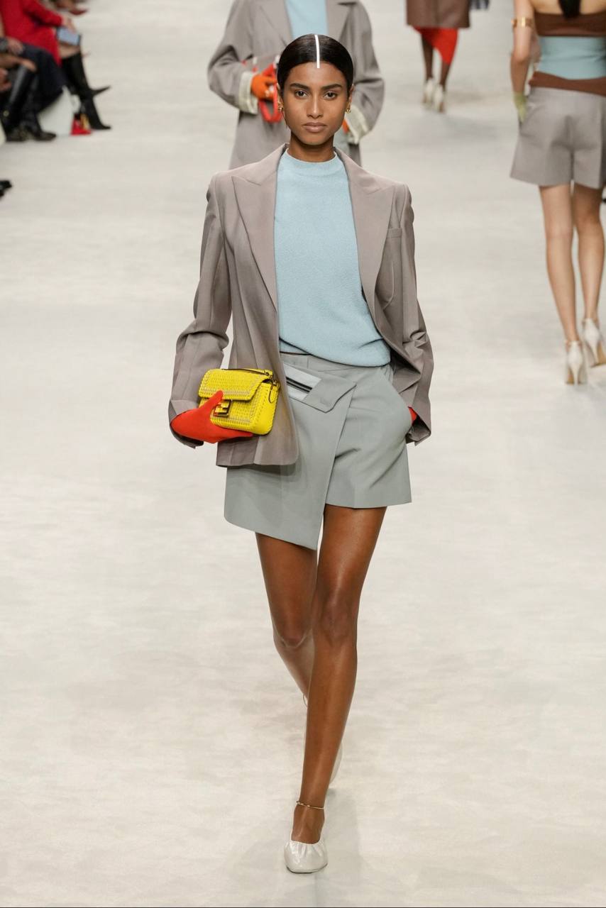 Какая красивая мондриановская коллекция Fendi.