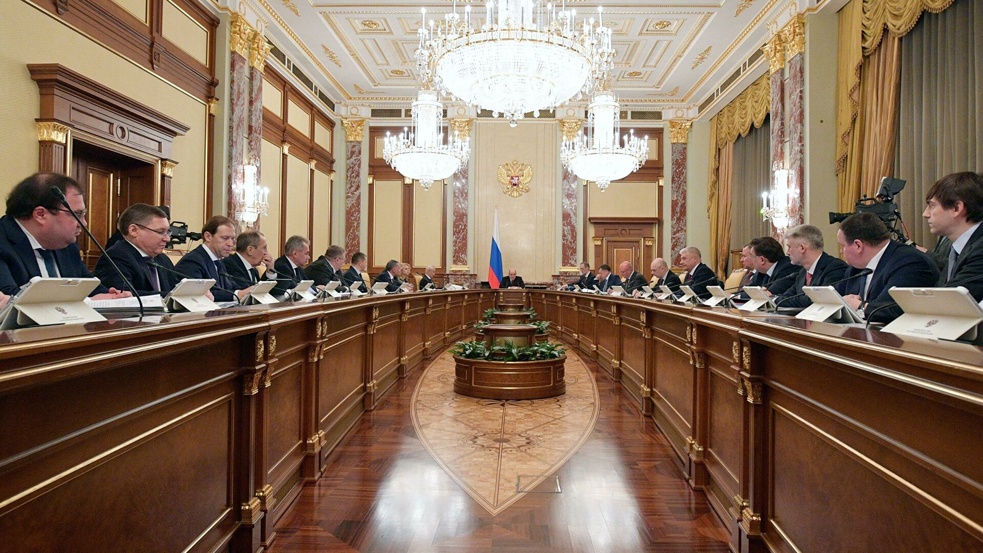 Правительство РФ повысило размер авансов по госконтрактам в 2023 г.