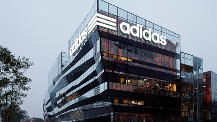 Квартальная прибыль Adidas снизилась на 20%