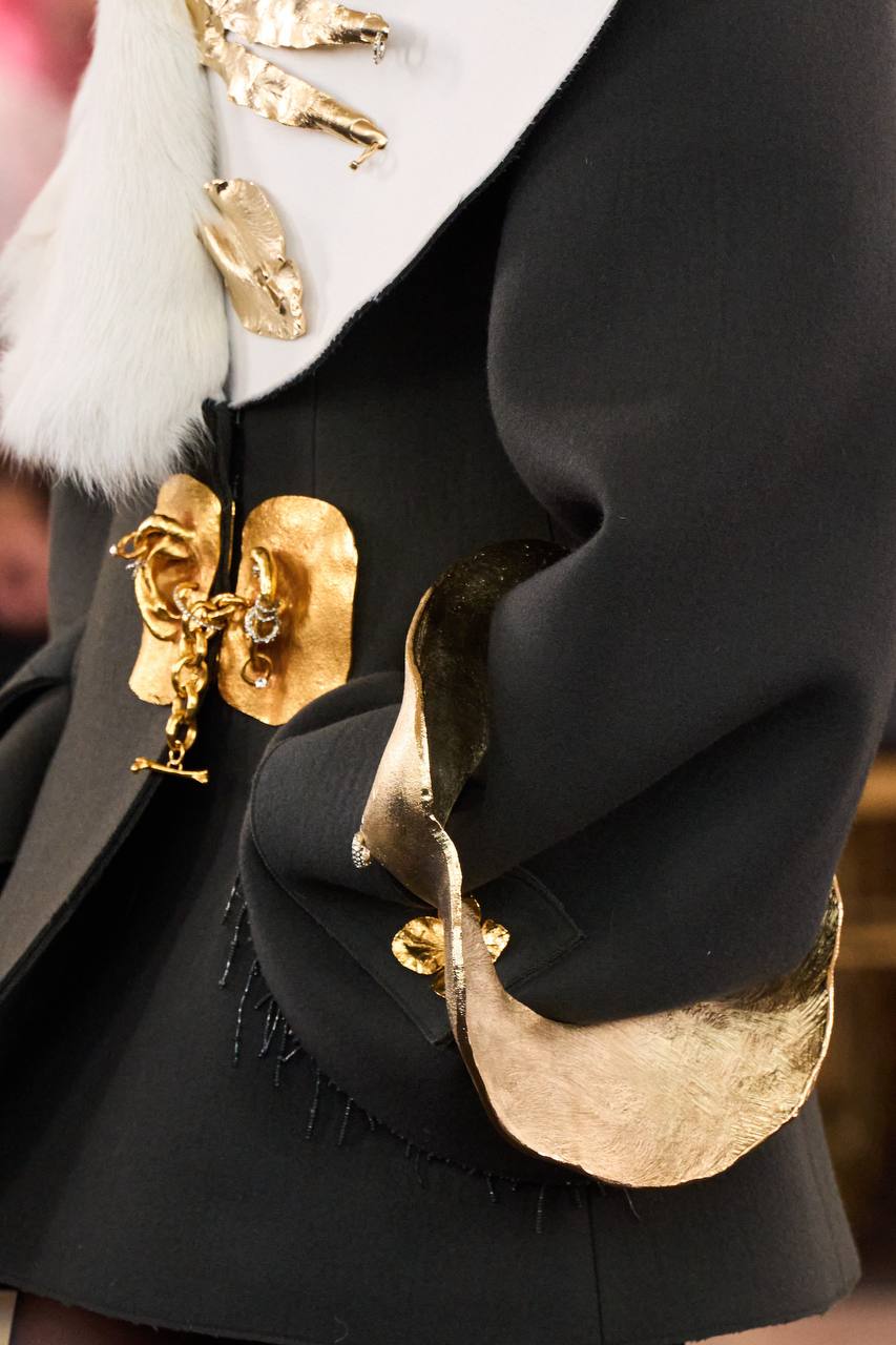 Украшения от Schiaparelli