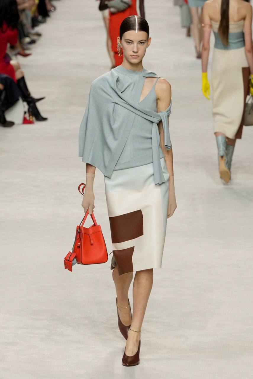 Какая красивая мондриановская коллекция Fendi.