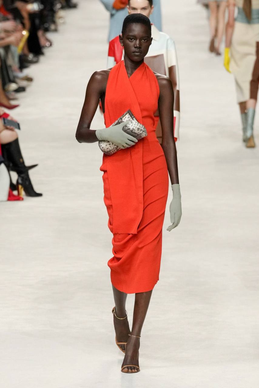 Какая красивая мондриановская коллекция Fendi.