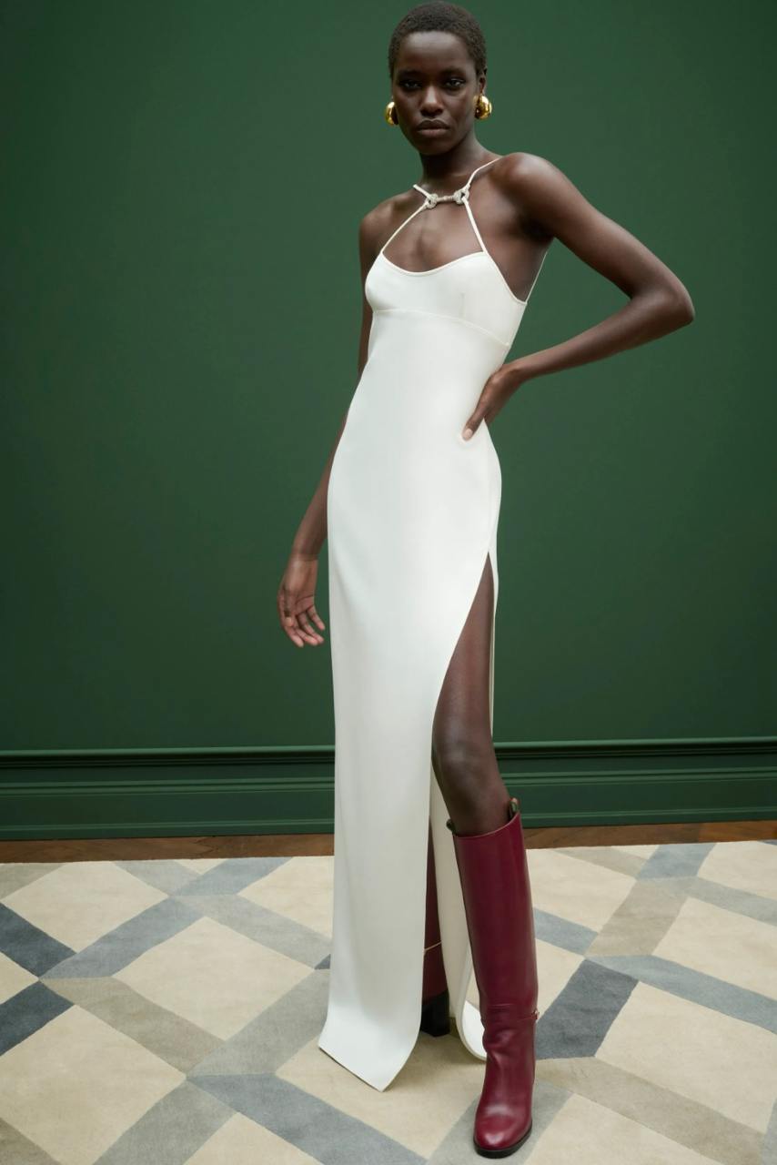 В череду коллекций Pre-Fall 25
